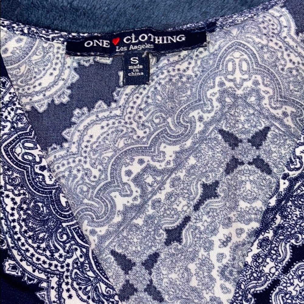 Beautiful Patterned Romper - Picture 4 of 6
